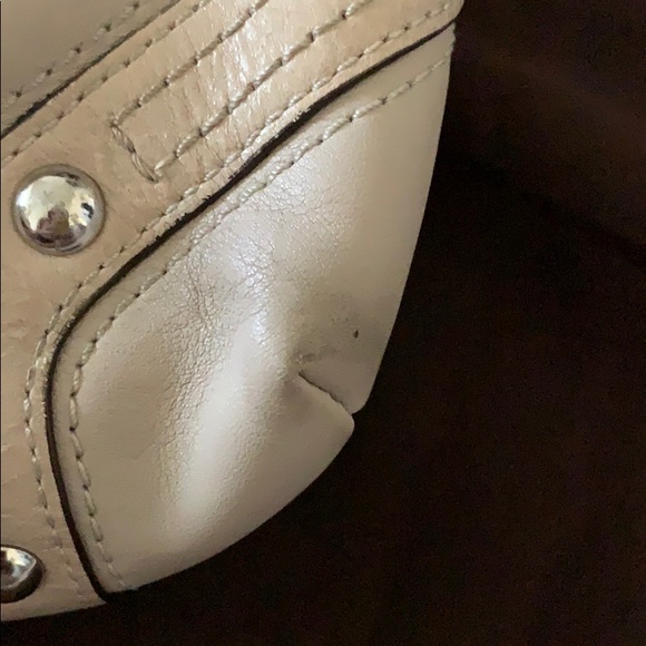 Cream Coach - Picture 2 of 6